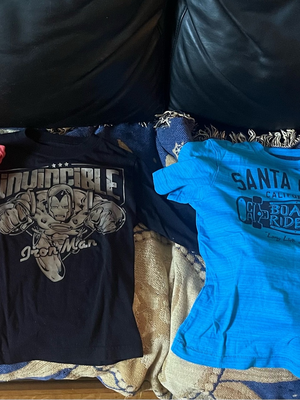 Old Navy Blue Graphic Tee with Santa Board Print 2=10$